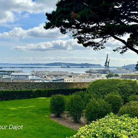 Beau T2 Recent, Terrasse Parking 4 Pers * Brest
